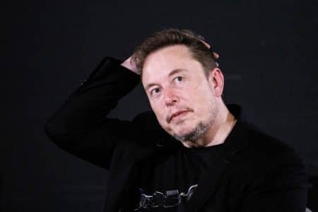 Elon Musk w Sunak 450x300 DXUPUZ