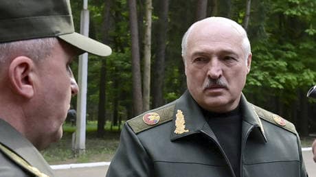 Lukashenko laughs off illness rumors