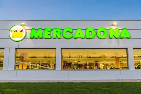 SKIT ON GOVERNMENT BUY-OUT OF MERCADONA SUPERMARKET